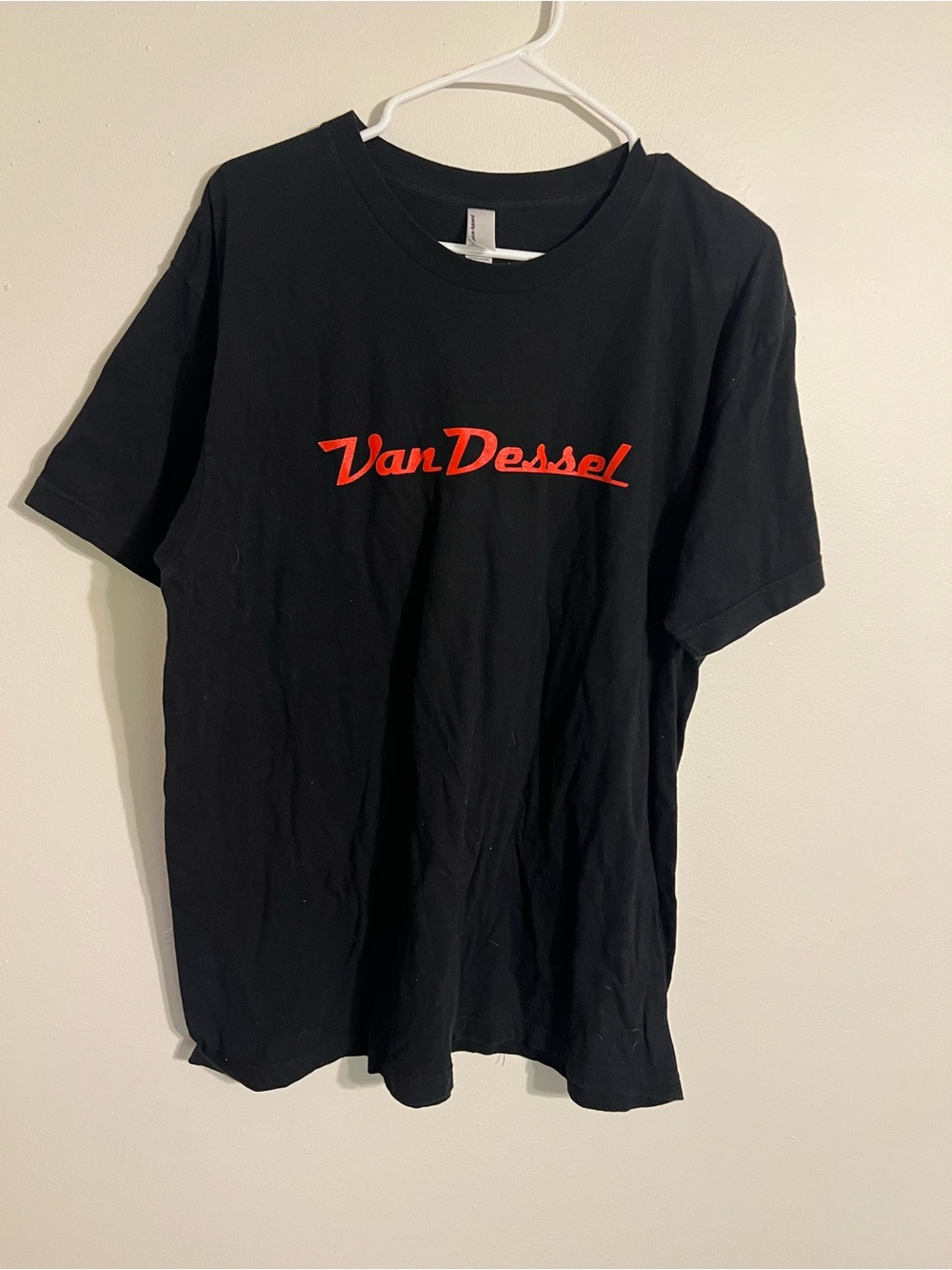 American Apparel Van Dessel Men’s Size Extra Large T-Shirt Black & Red